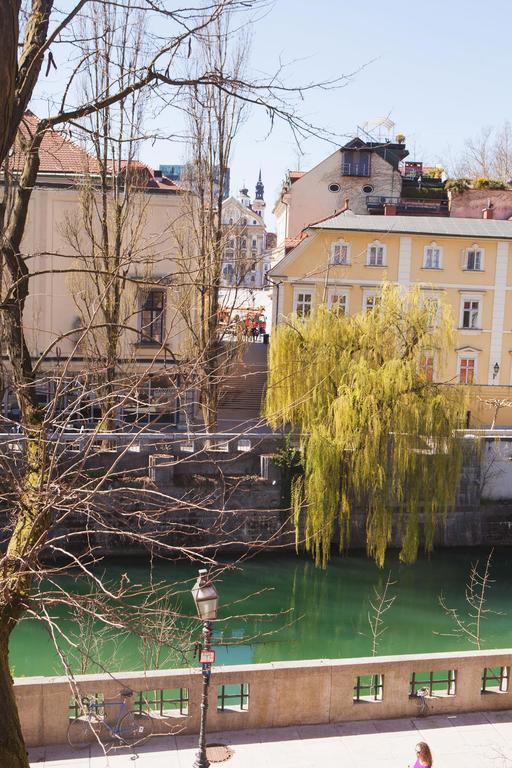 Julija&Robert'S Riverview Apartments And Rooms Ljubljana Exterior photo