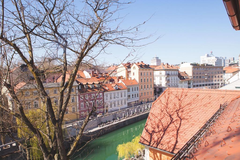 Julija&Robert'S Riverview Apartments And Rooms Ljubljana Exterior photo
