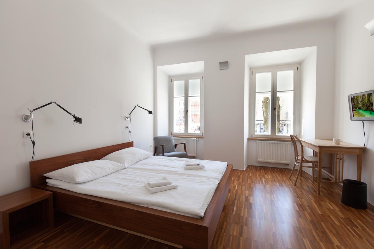 Julija&Robert'S Riverview Apartments And Rooms Ljubljana Exterior photo