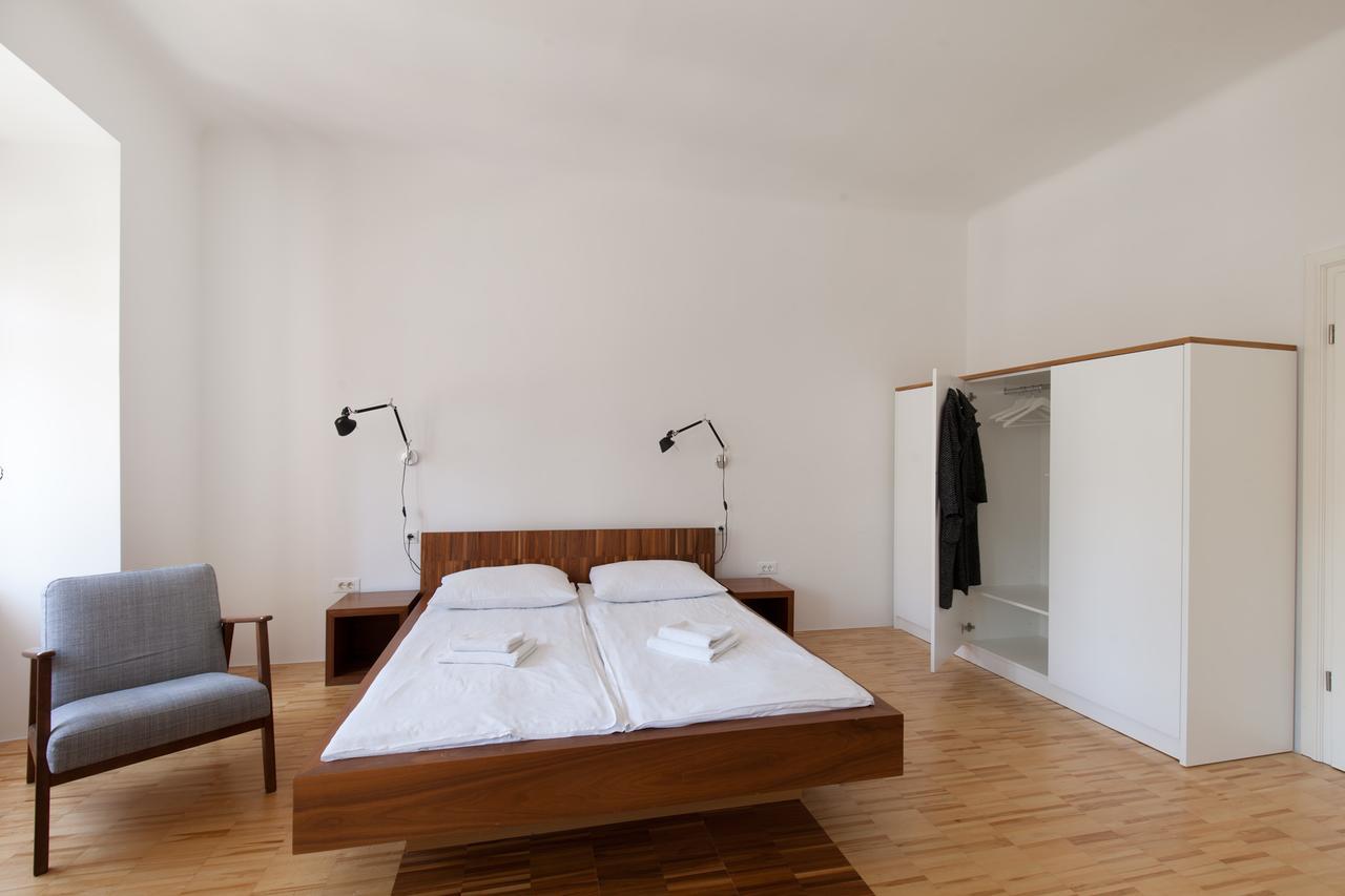 Julija&Robert'S Riverview Apartments And Rooms Ljubljana Exterior photo